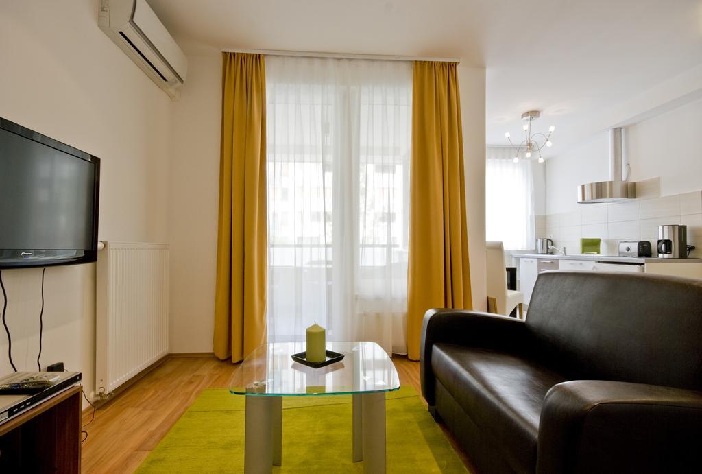 Corvin Lux Aparthotel Budapest Bagian luar foto