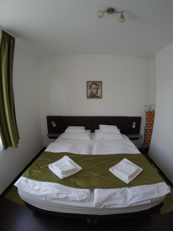 Corvin Lux Aparthotel Budapest Bagian luar foto
