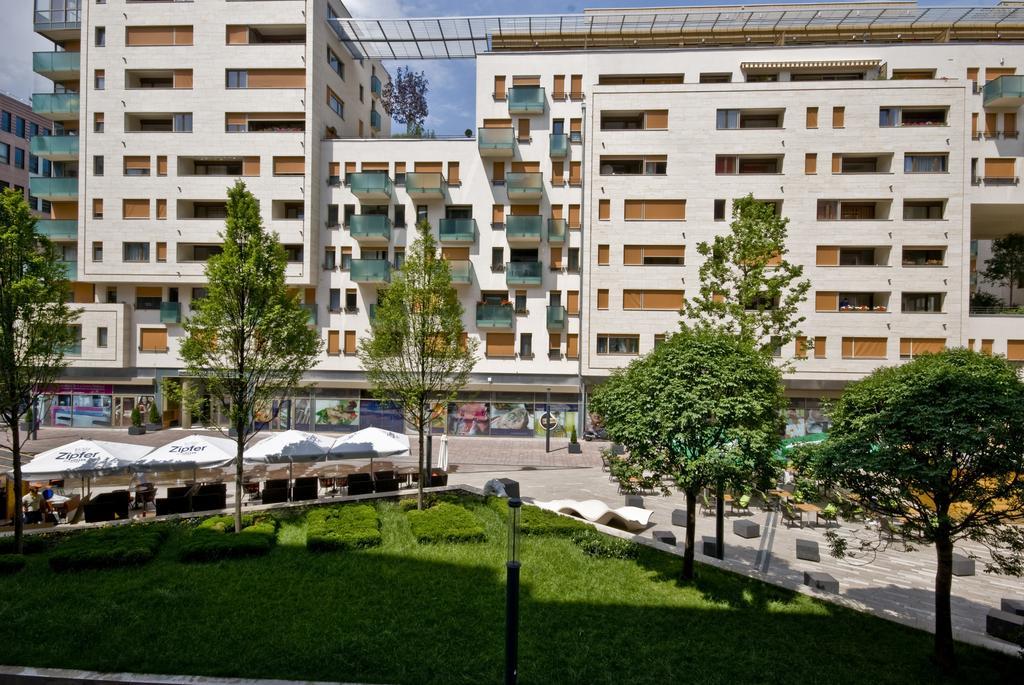 Corvin Lux Aparthotel Budapest Bagian luar foto